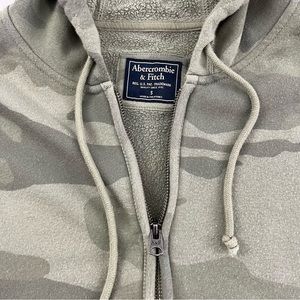 Abercrombie & Fitch Cropped Hoodie